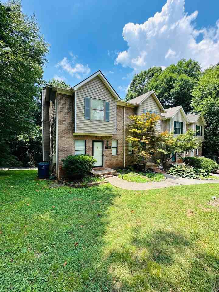 625 Shadywood Ln - Photo 3 of 30