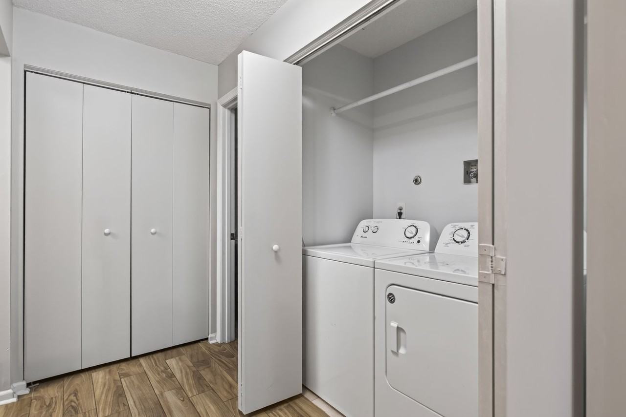 10 Tamarisk Quay Apt B - Photo 7 of 11