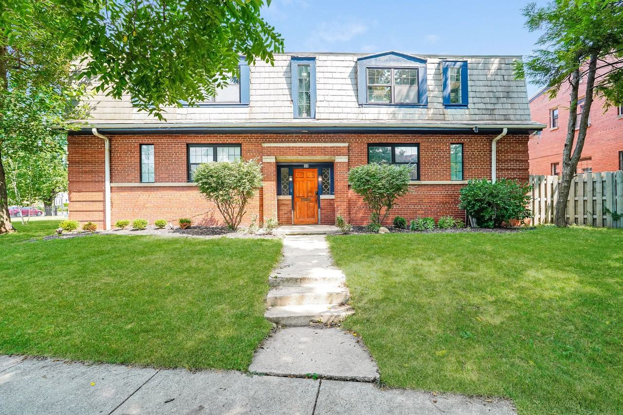 10 E Deshler Ave