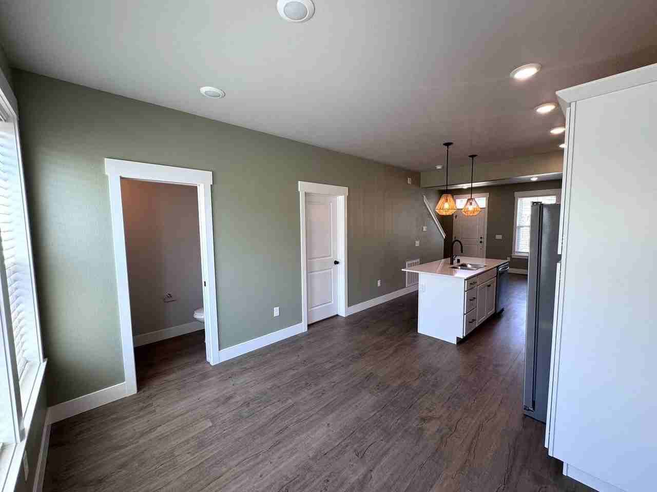 1678 St George Blvd - Photo 5 of 22