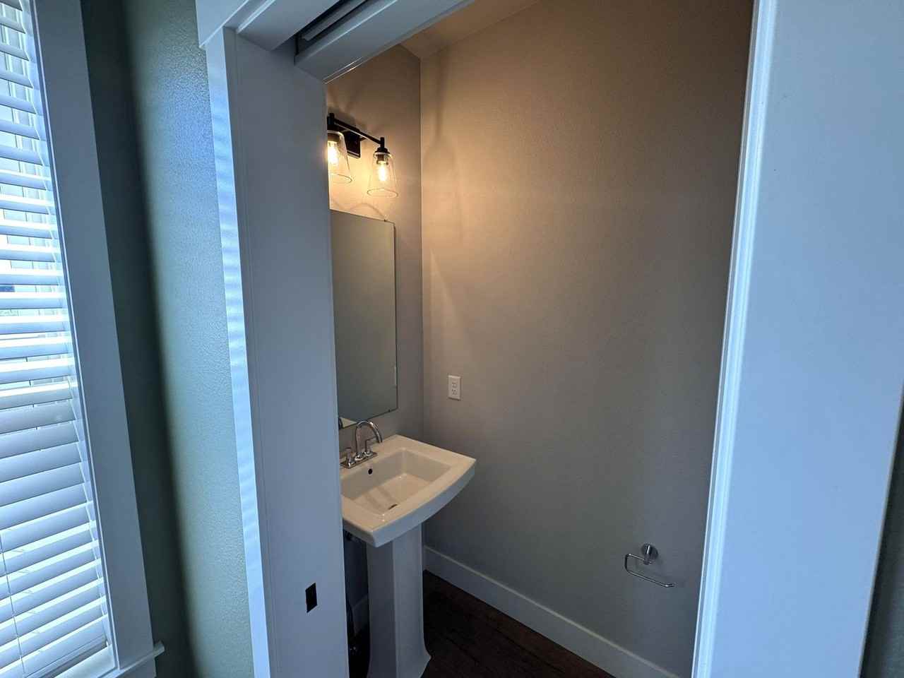 1678 St George Blvd - Photo 6 of 22