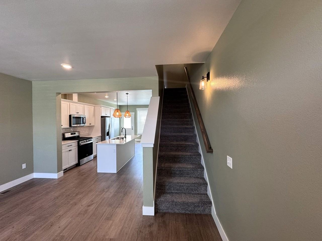 1678 St George Blvd - Photo 7 of 22