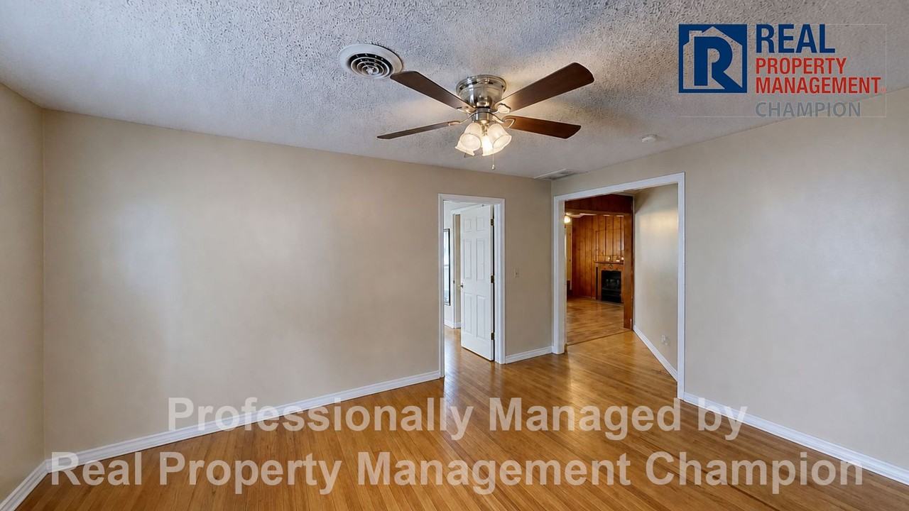27 East Dr - Photo 5 of 26