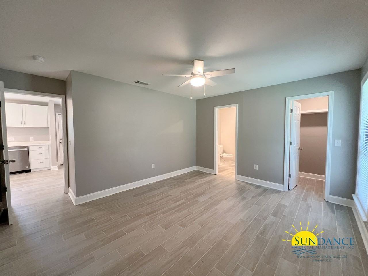 795 Bay St - Photo 7 of 20