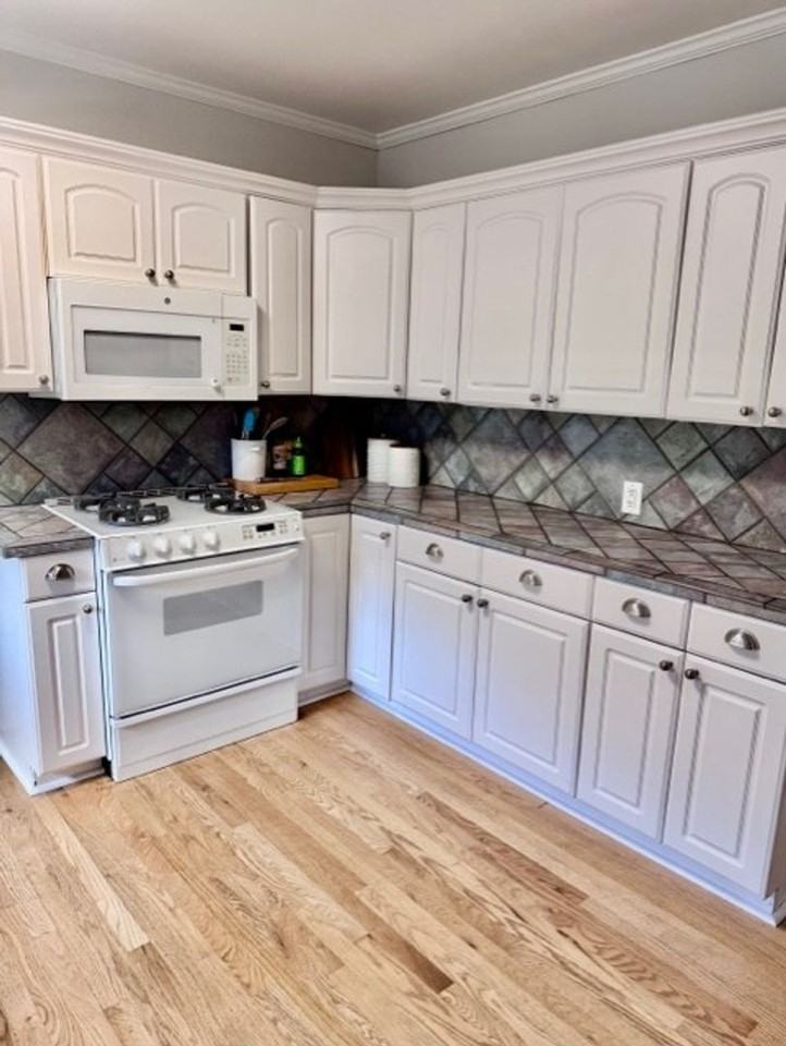 155 Preston Ave - Photo 5 of 13