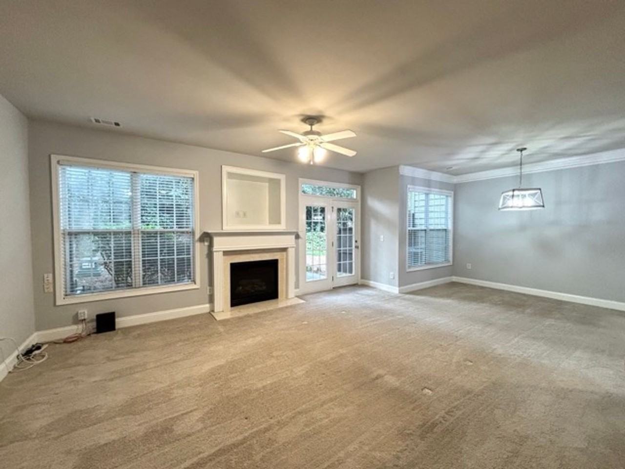2408 Strand Ave - Photo 5 of 44