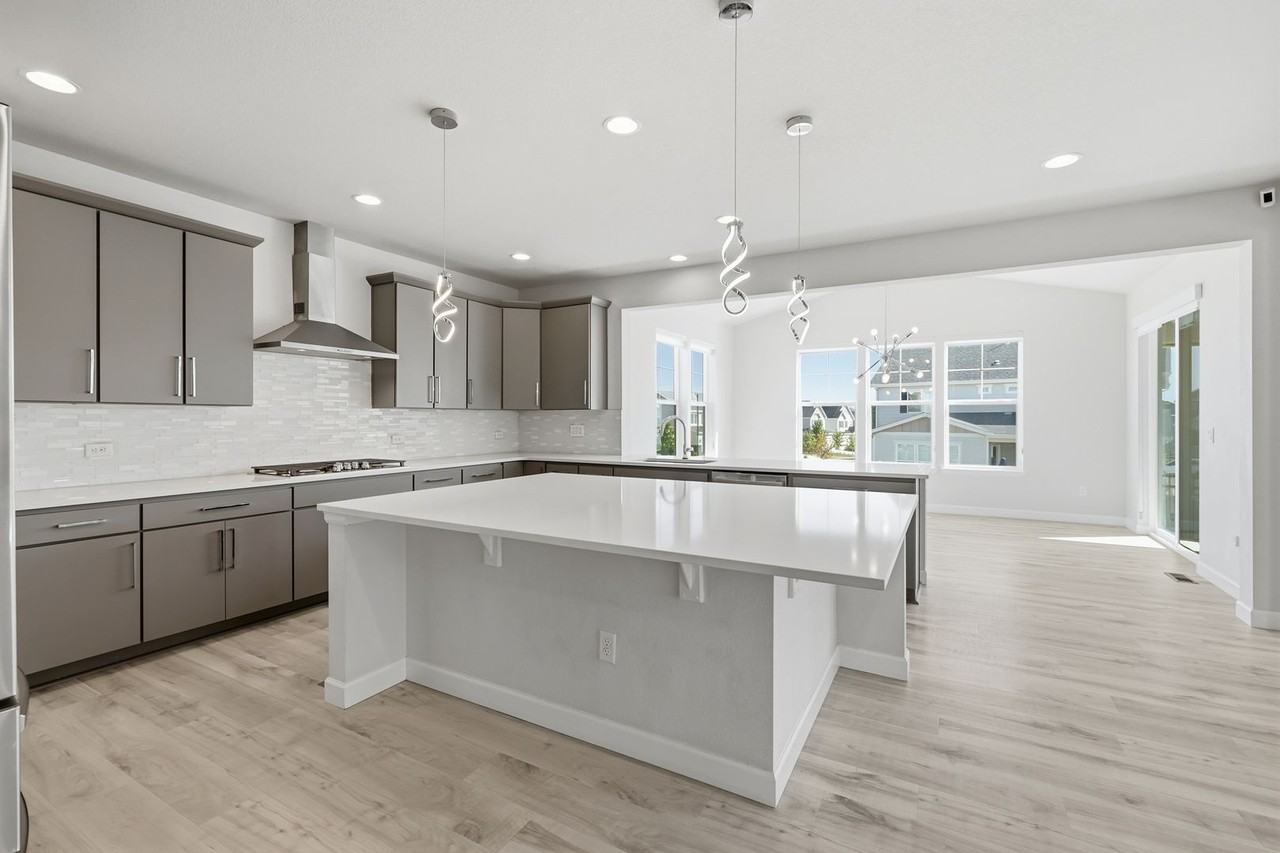 27615 E Geddes Pl - Photo 3 of 40