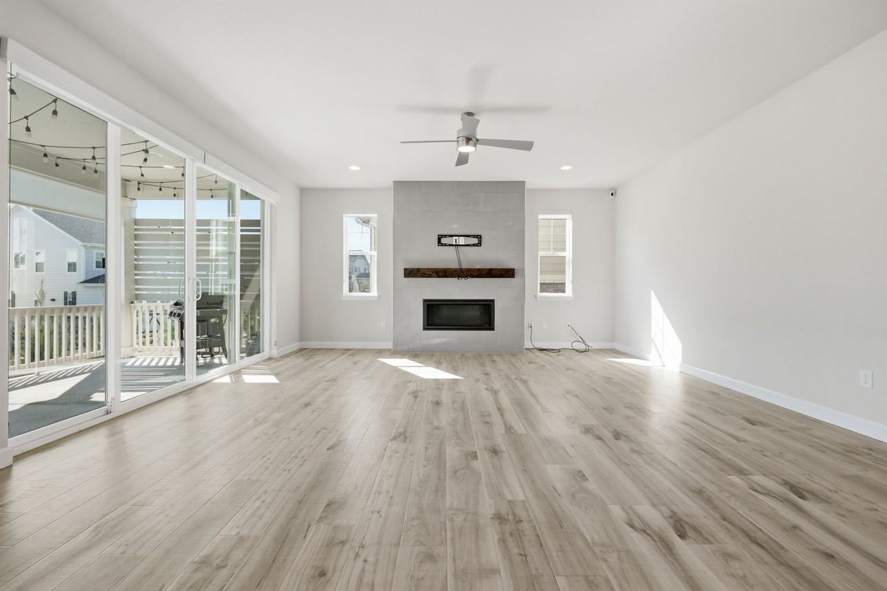 27615 E Geddes Pl - Photo 7 of 40