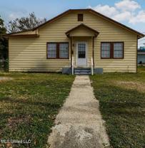 4718 Main St - Photo 1 of 1