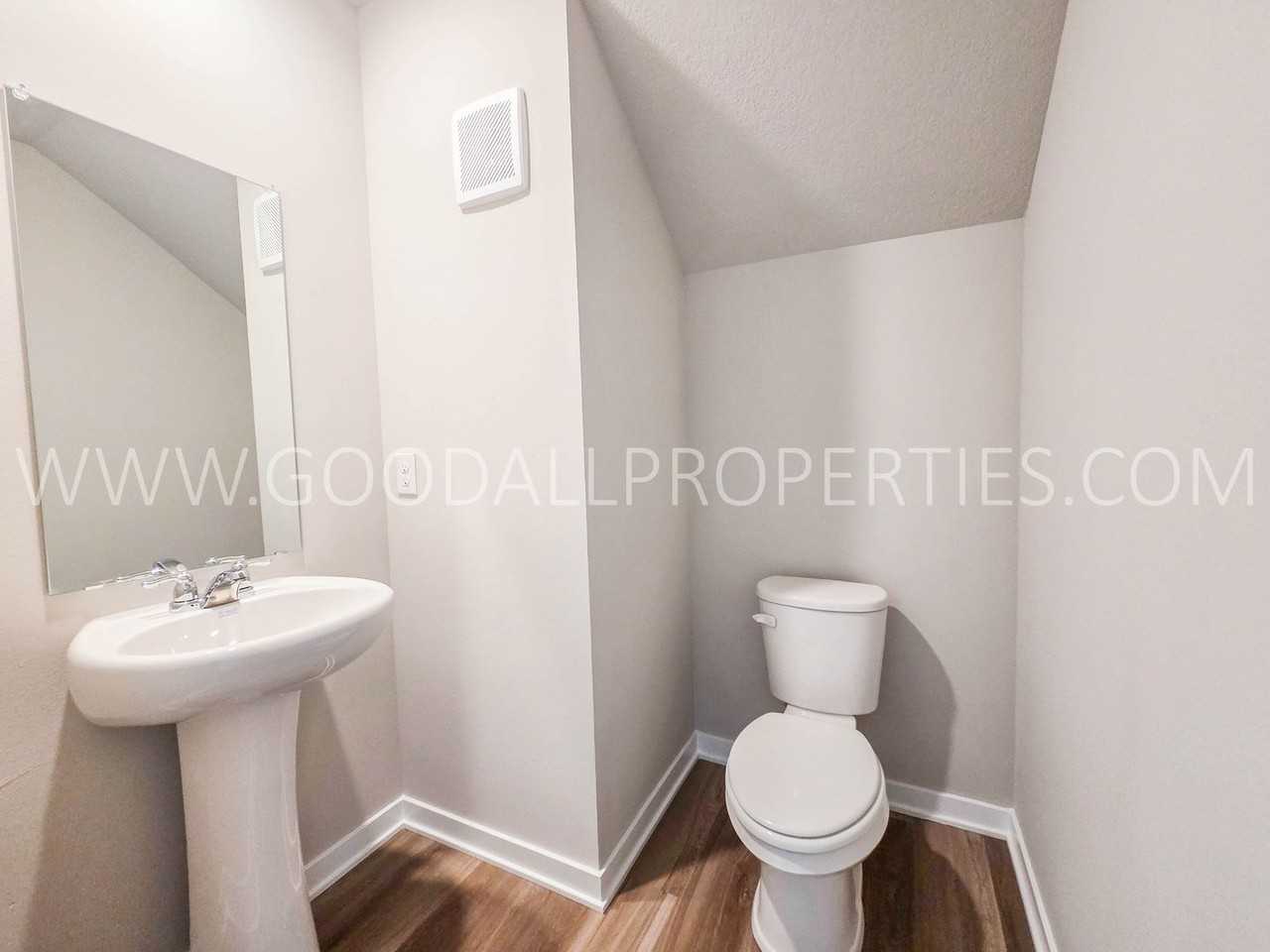 1047 Daisy Ln - Photo 5 of 14