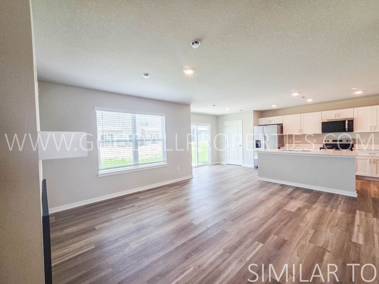 3595 Pershing Ln - Photo 3 of 14