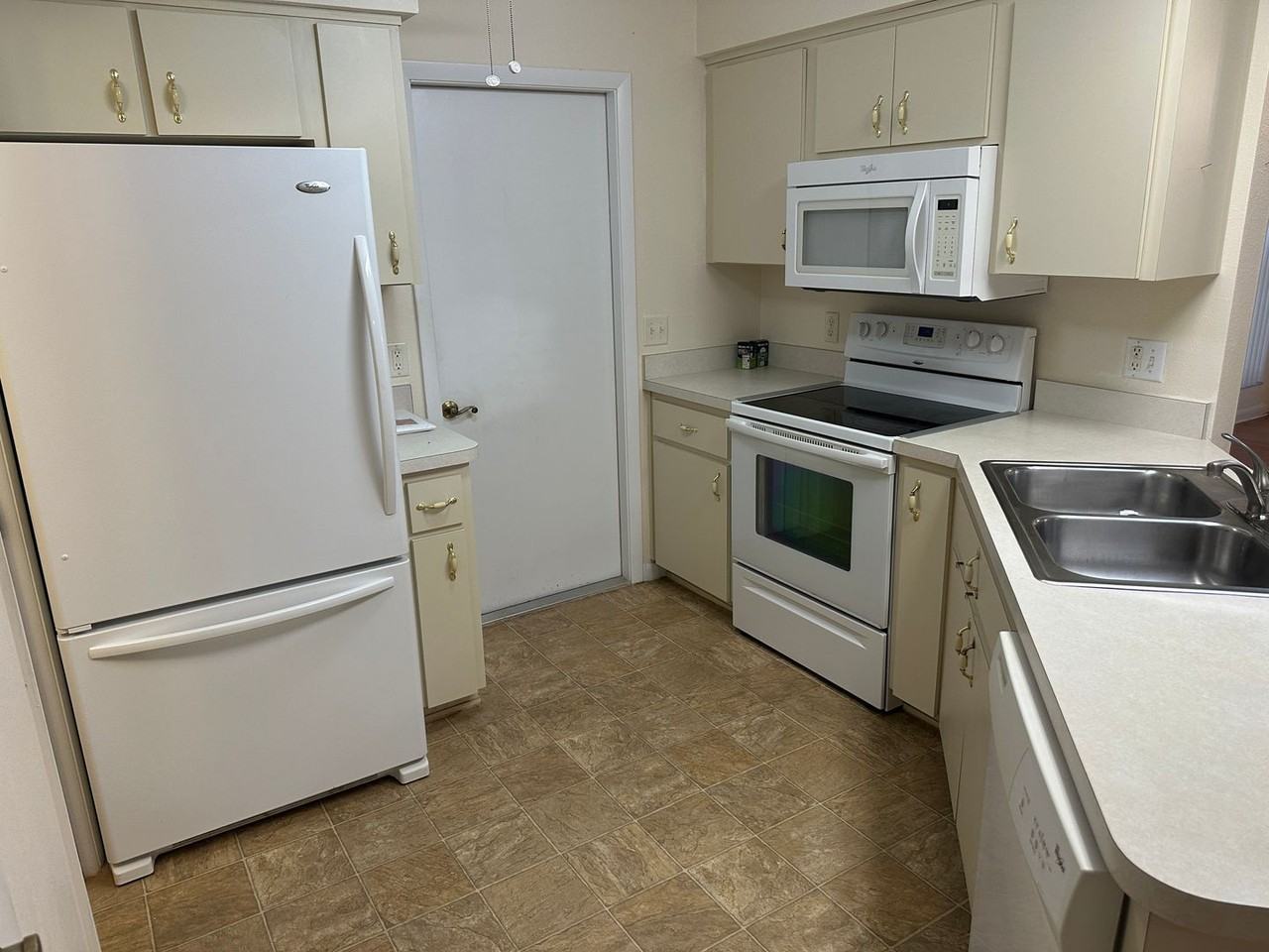 3242 W 3rd St - Photo 5 of 24