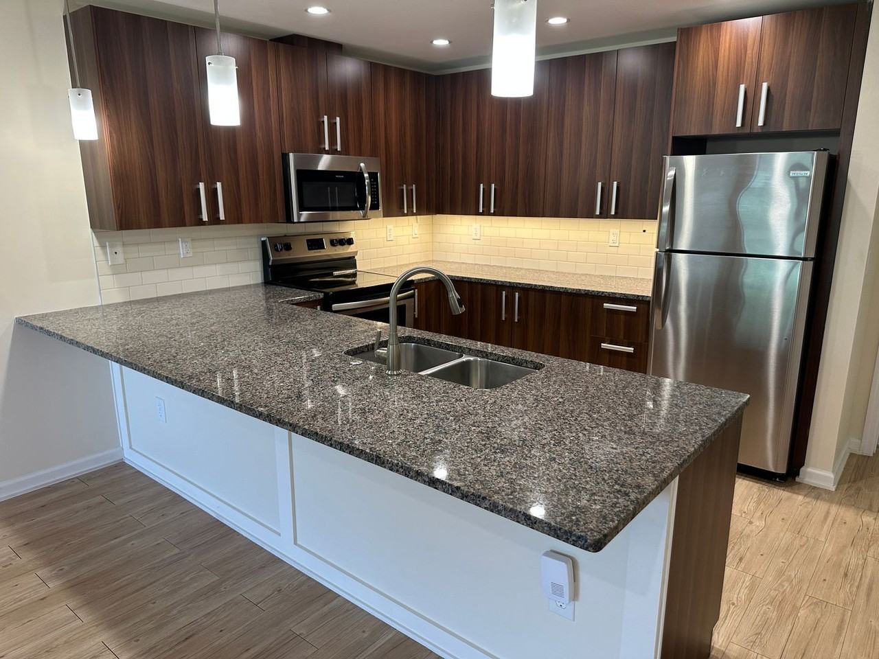 1642 State St - Photo 4 of 22