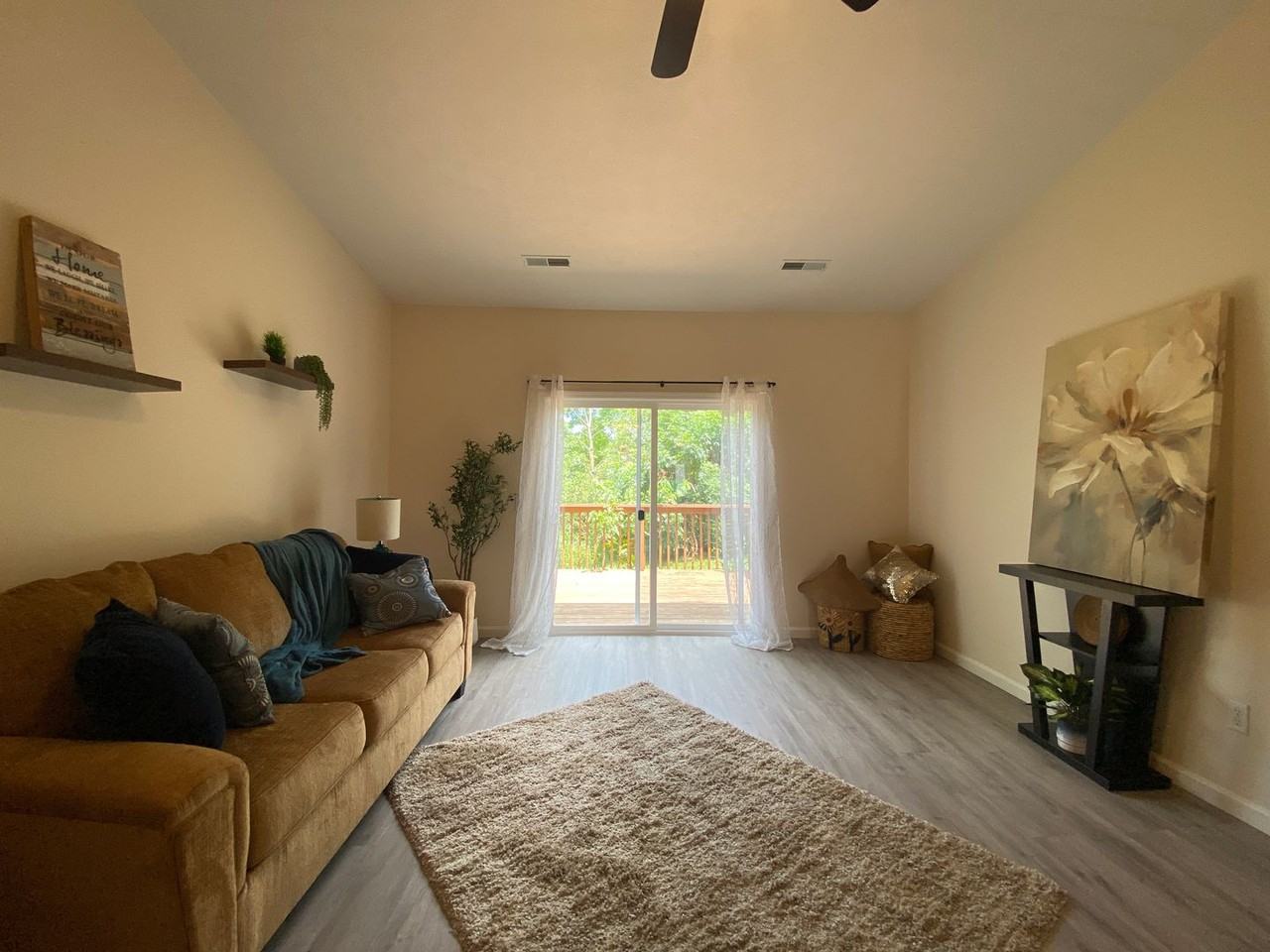 5780 W Monarch Ct - Photo 4 of 16