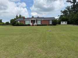 featured image of 115 S Rosewood Dr