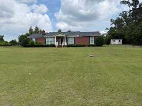 115 S Rosewood Dr - Photo 1 of 1