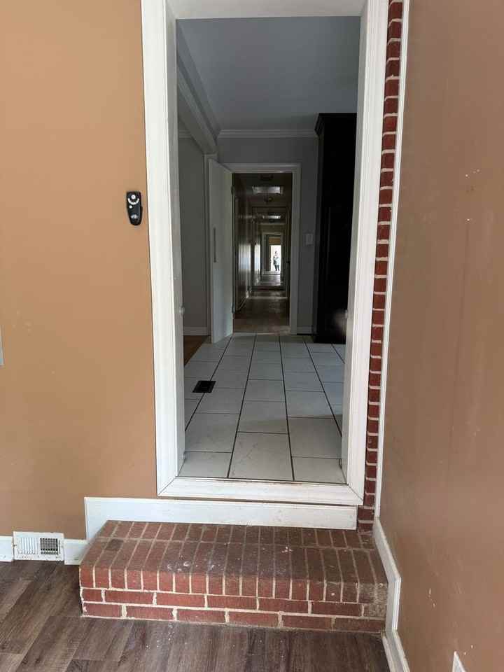 115 S Rosewood Dr - Photo 5 of 17