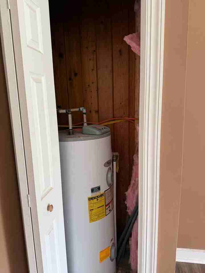 115 S Rosewood Dr - Photo 7 of 17
