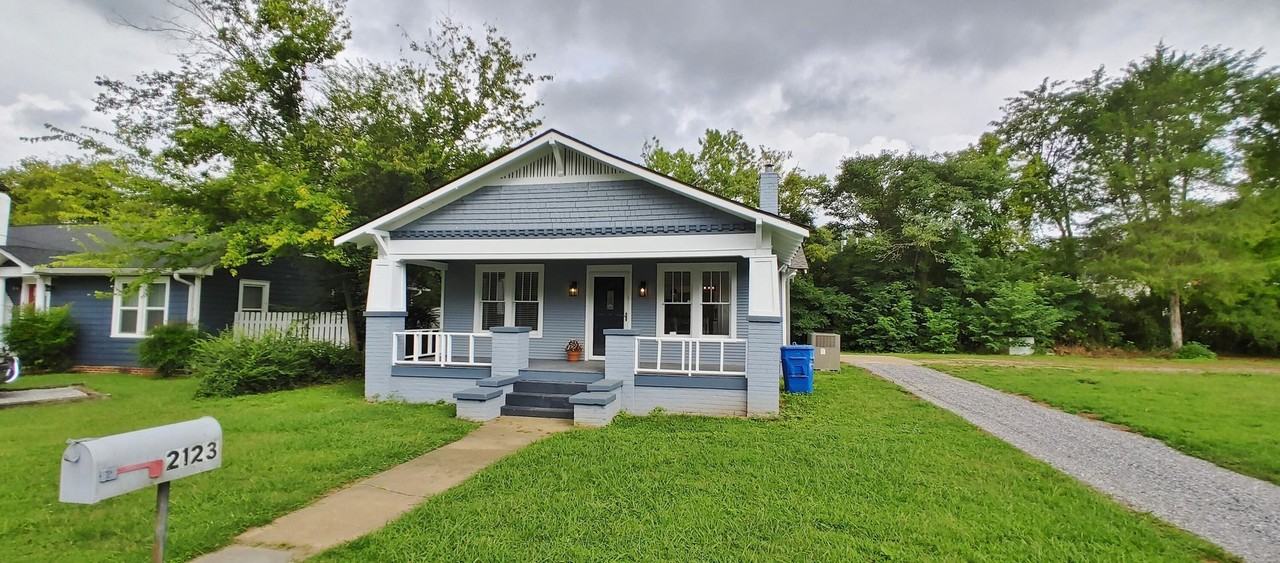 2123 Lyndon Ave - Photo 2 of 33