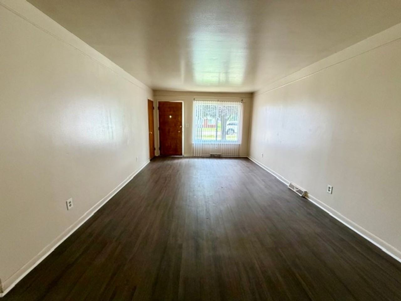 212 Arcola St - Photo 3 of 11