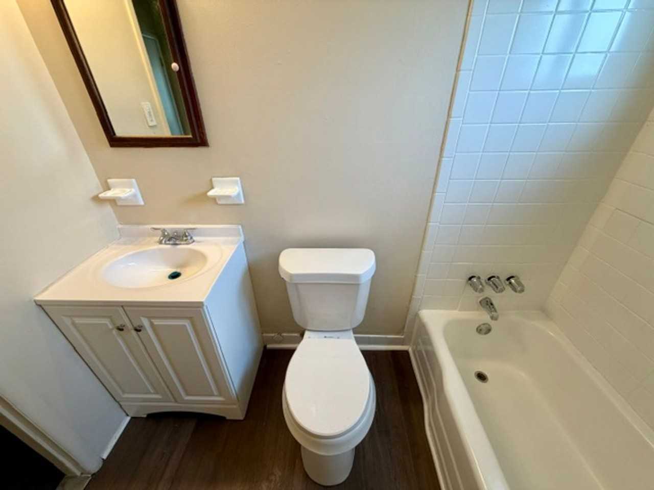 212 Arcola St - Photo 7 of 11