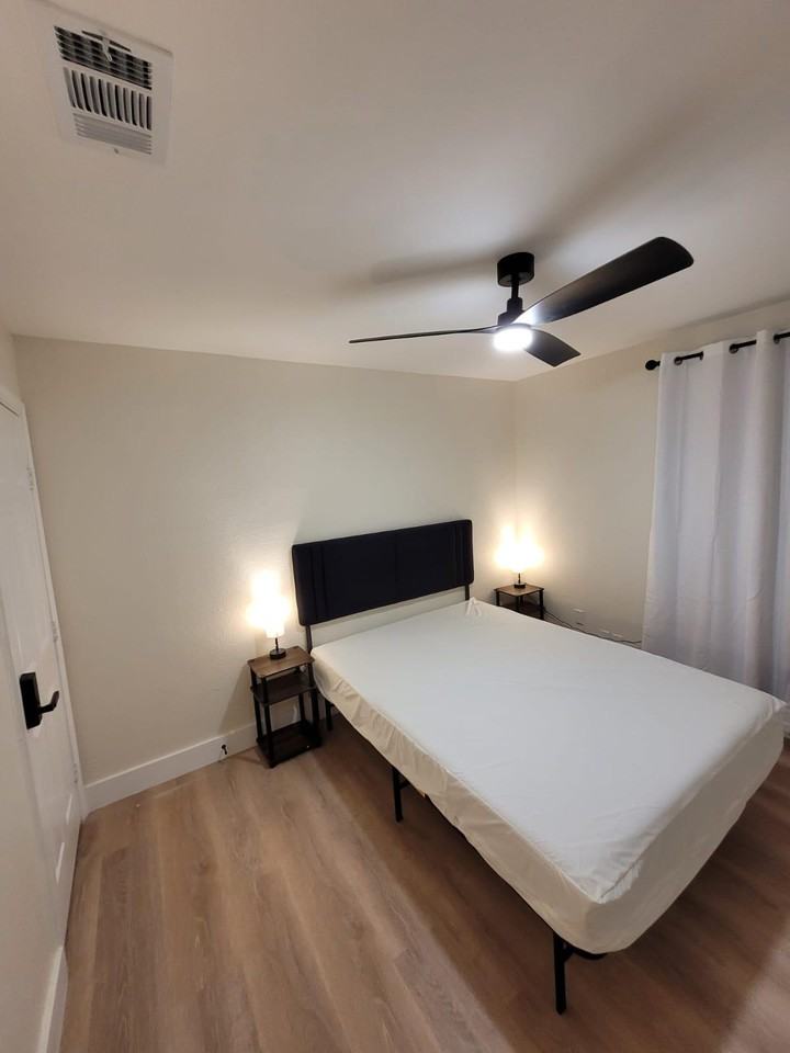 Saint James Dr - Photo 5 of 40