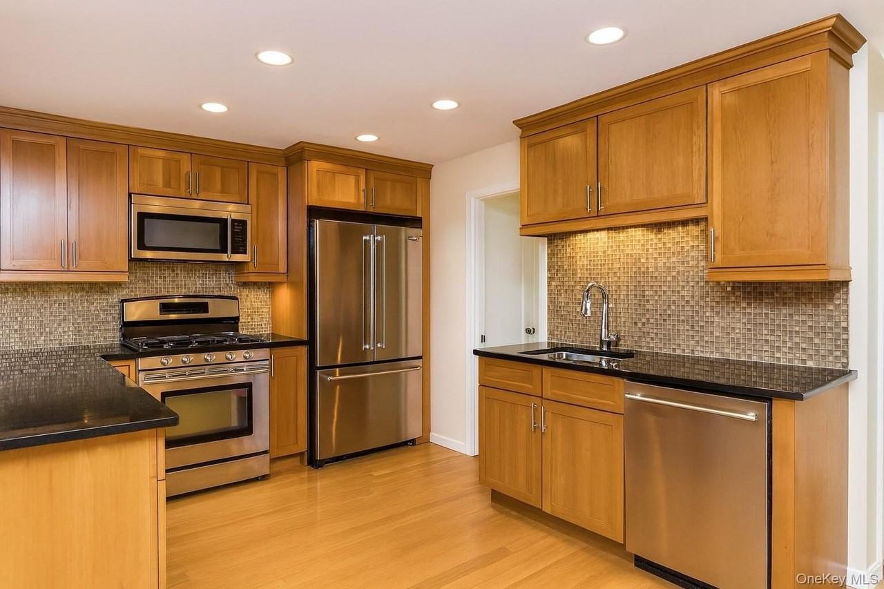 1020 Warburton Ave #7G - Photo 5 of 16