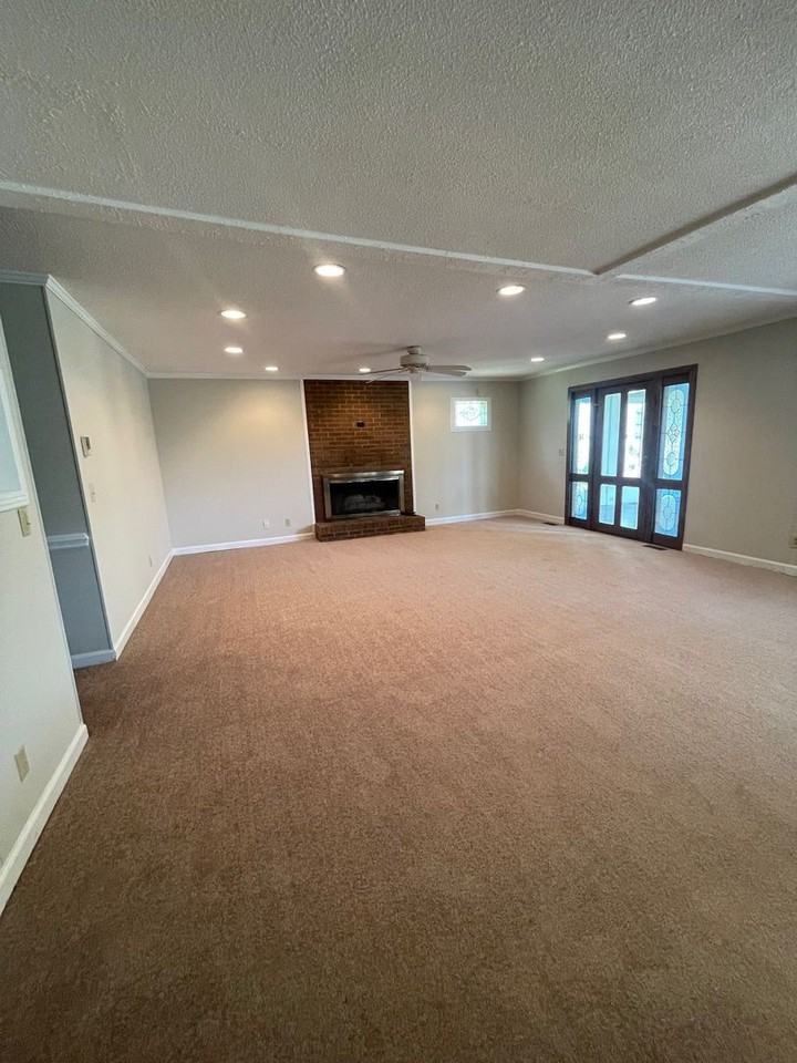 2902 Tramway Rd - Photo 4 of 19