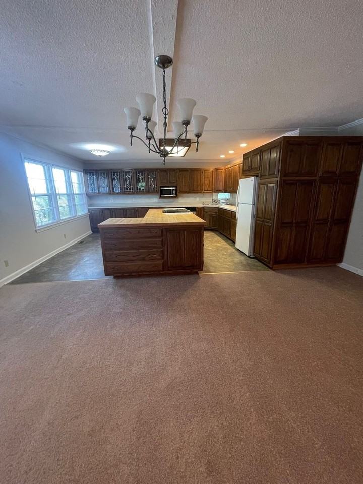 2902 Tramway Rd - Photo 5 of 19