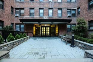 140 E Hartsdale Ave #3A - Photo 1 of 1