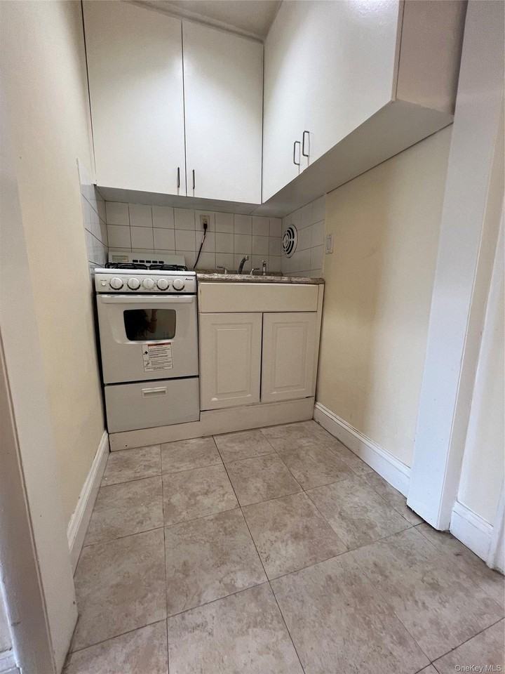3 Walnut St #B15 - Photo 4 of 7