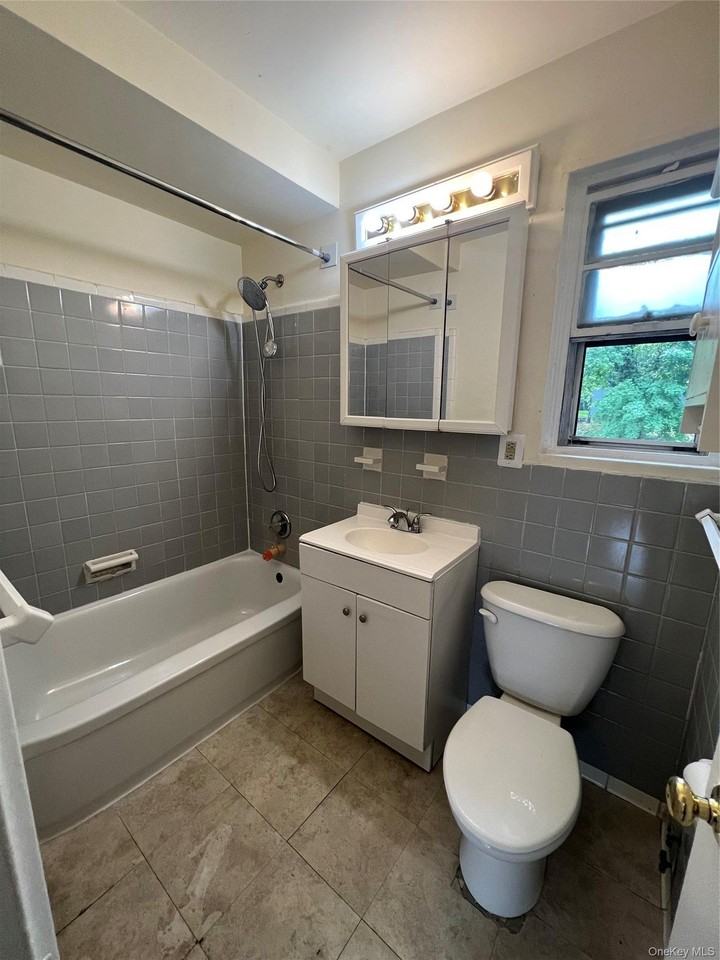 3 Walnut St #B15 - Photo 5 of 7