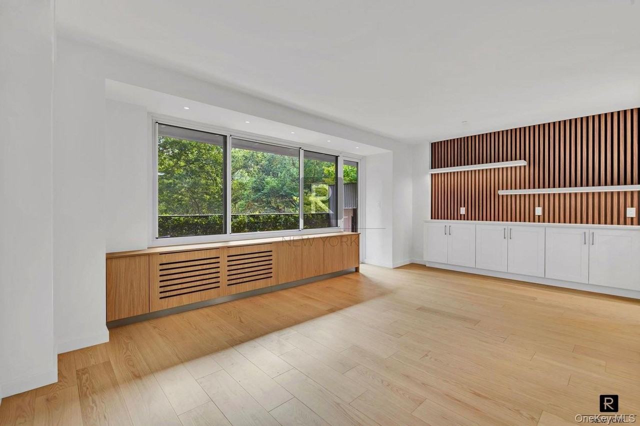 400 Central Park W #4N - Photo 3 of 11