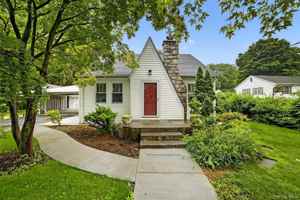 featured image of 3538 James St #A