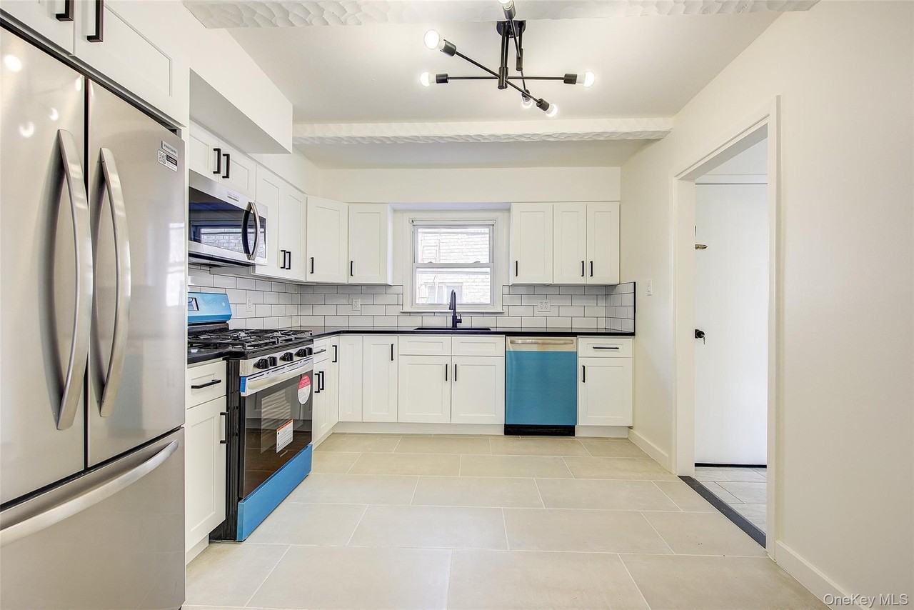7165 Douglaston Pkwy #1 - Photo 6 of 22