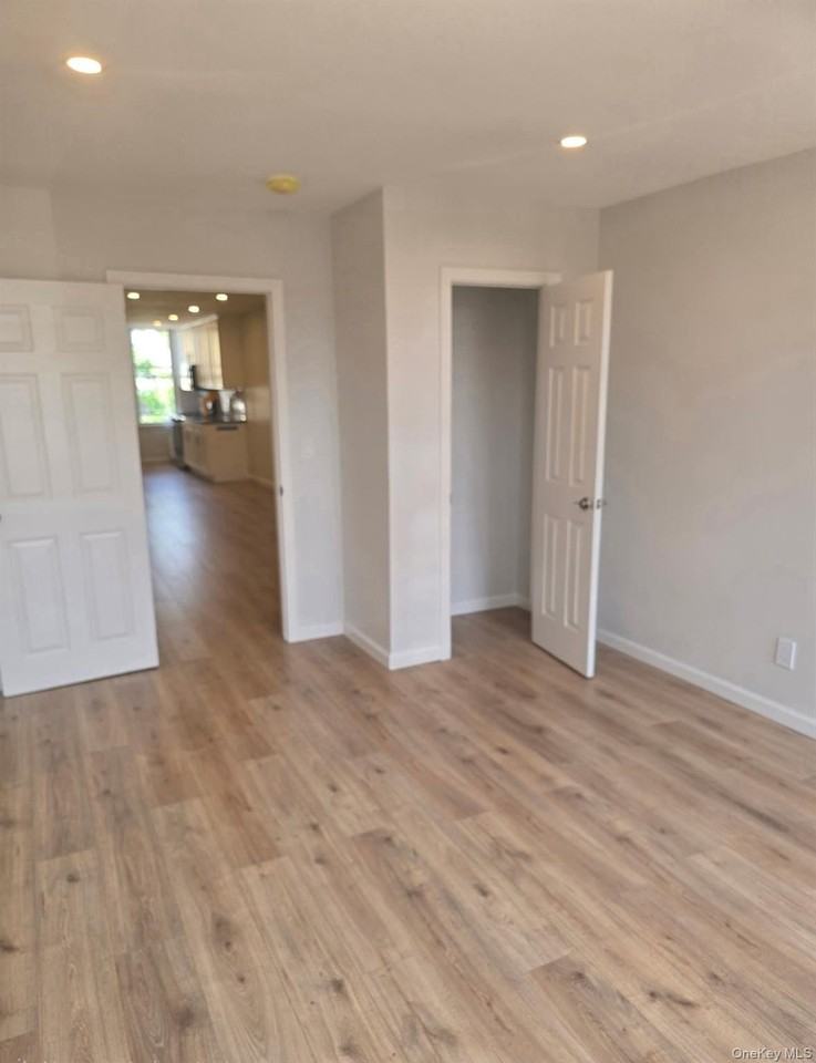 6077 55th St #2R - Photo 7 of 8