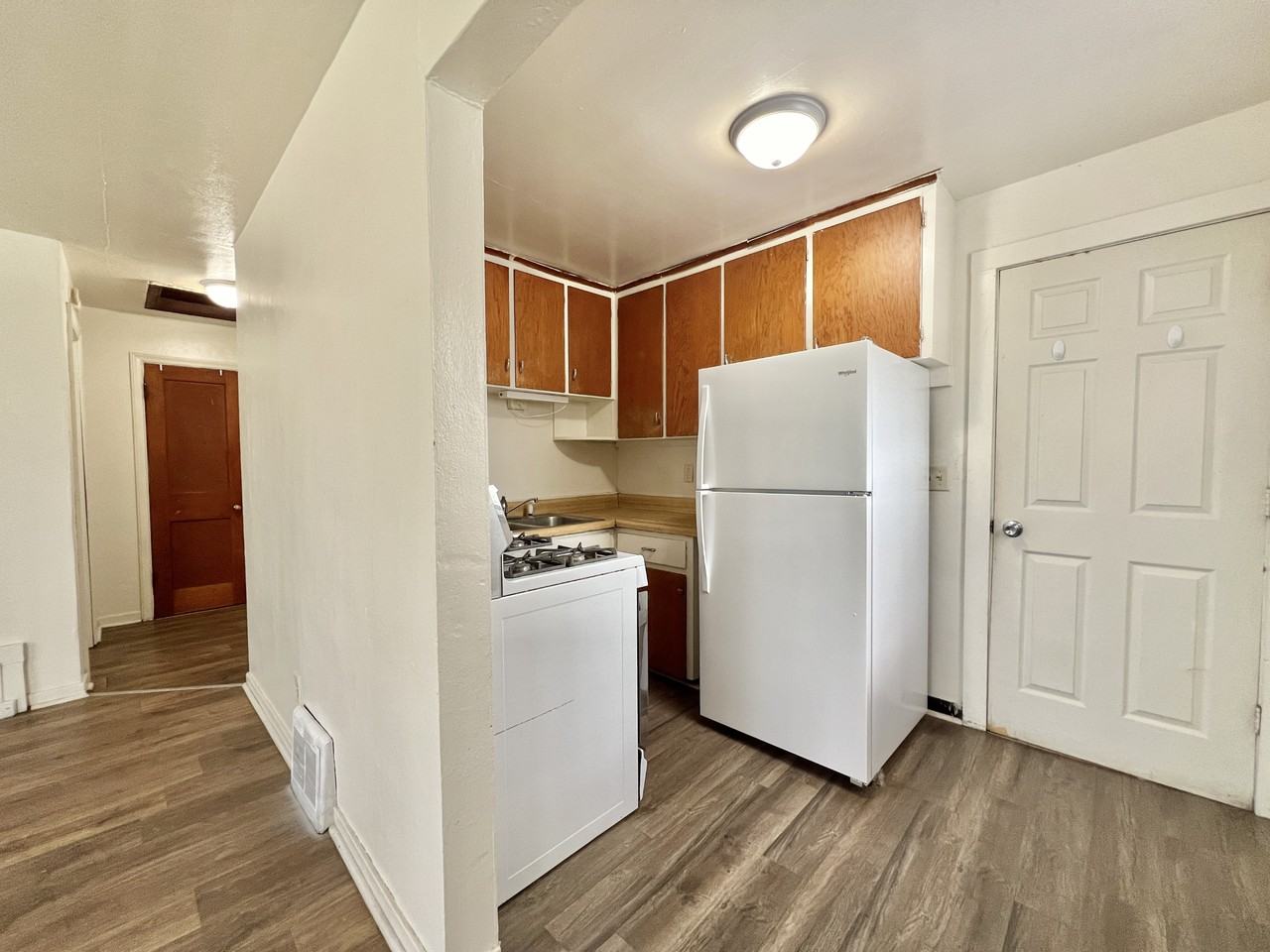 924 Copeland Ave #1 - Photo 2 of 10
