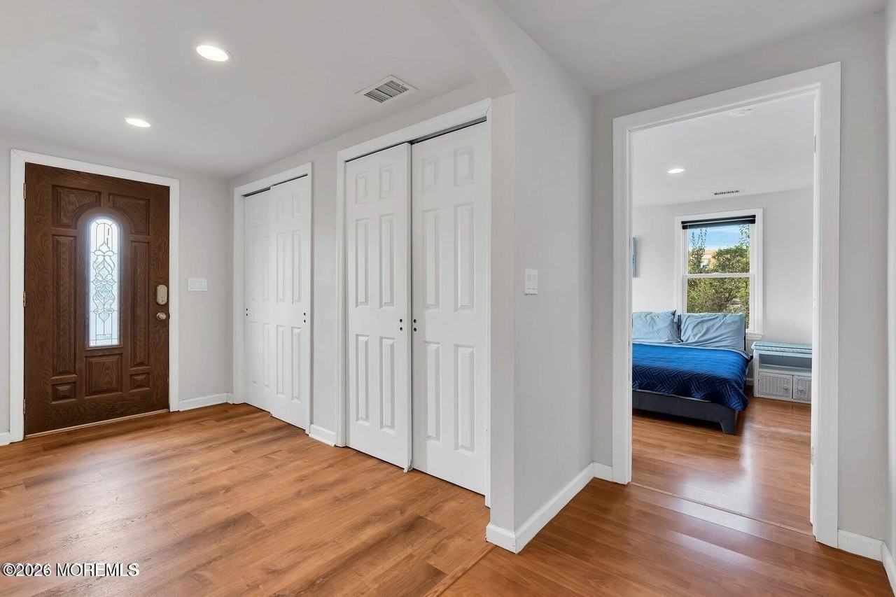 27 Arnold Ave - Photo 2 of 19