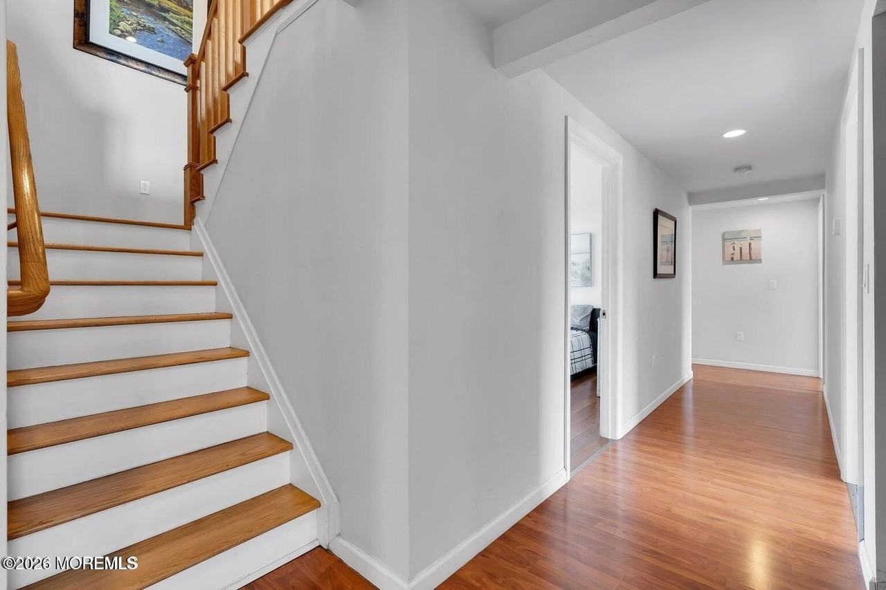 27 Arnold Ave - Photo 4 of 19
