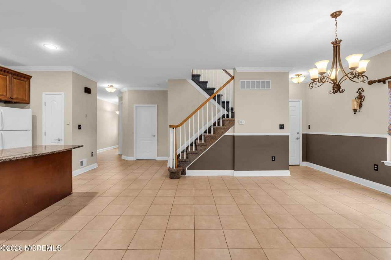 12 Sanford St - Photo 6 of 26