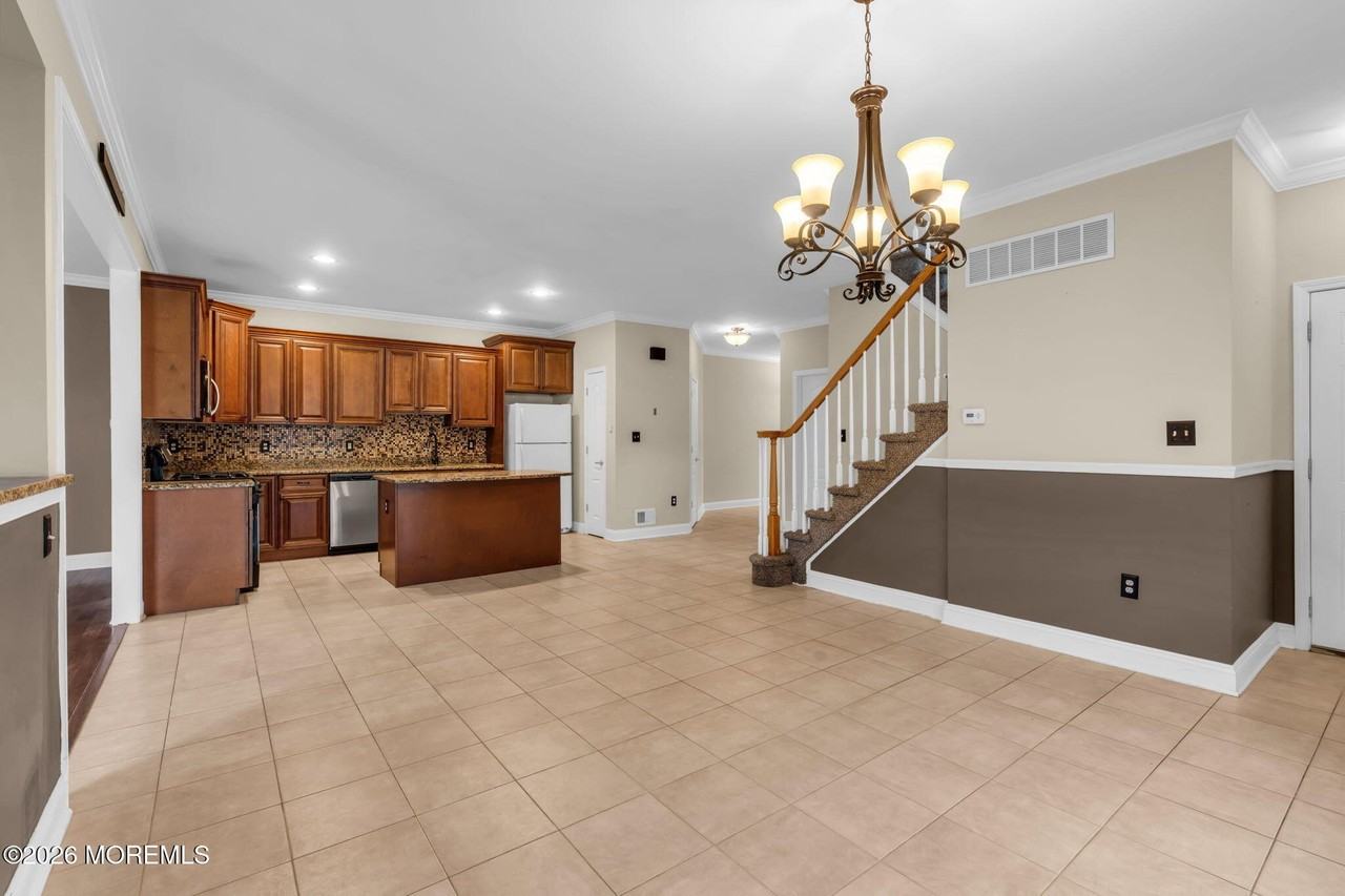 12 Sanford St - Photo 7 of 26
