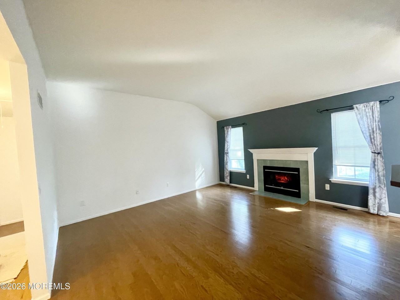 220 Middie Ln - Photo 5 of 36