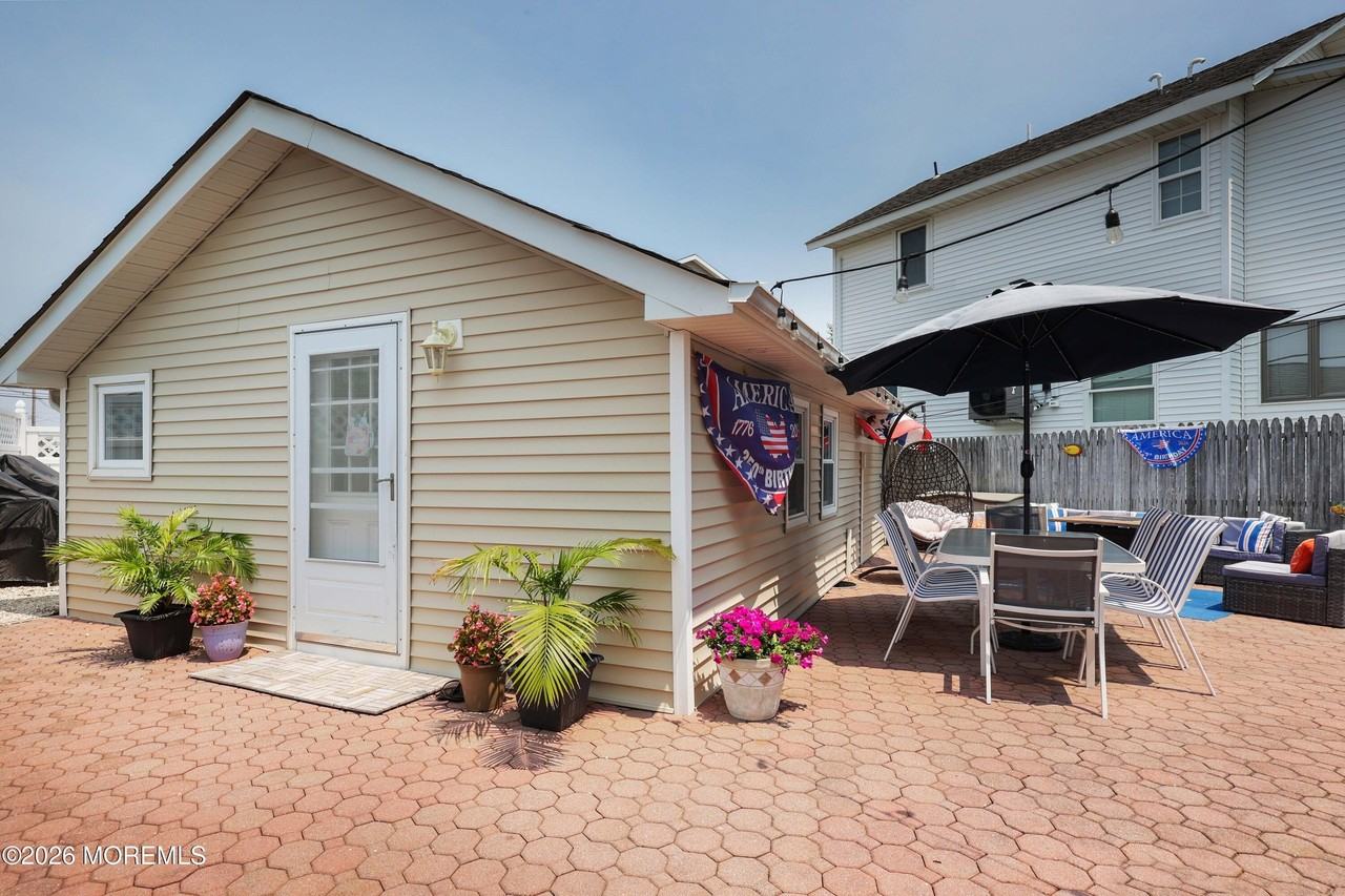111 Guyer Ave