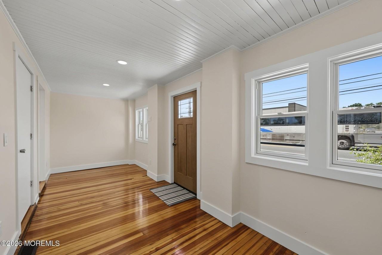 153 Atlantic City Blvd - Photo 6 of 29