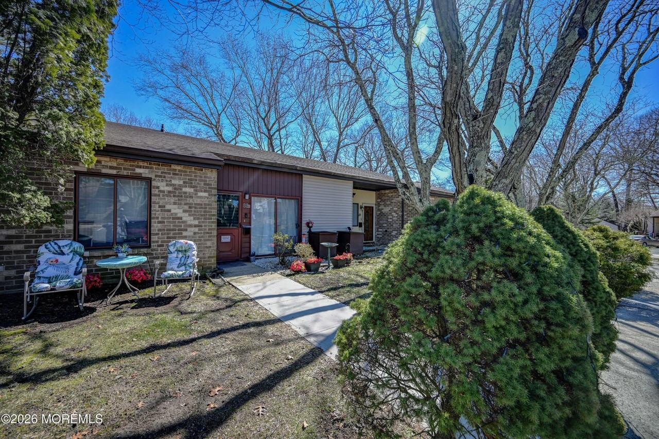 88 Arrowood Rd #B - Photo 3 of 29