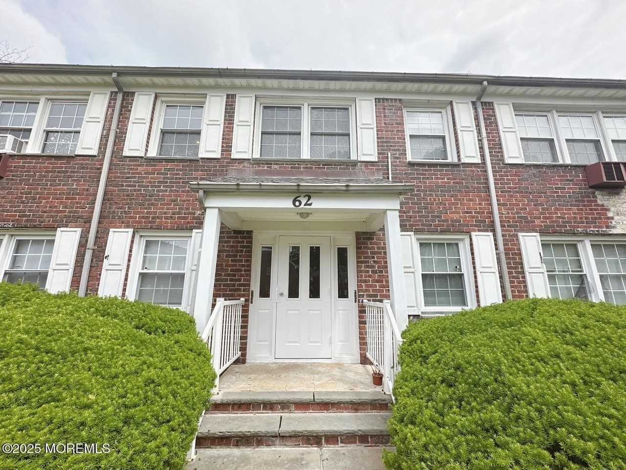 62 Stonehurst Blvd #G