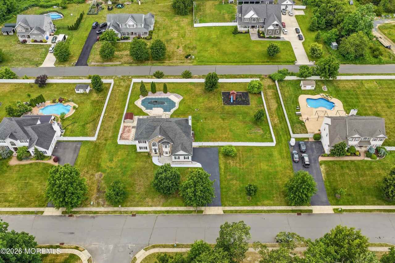 10 Etty Ct - Photo 6 of 50