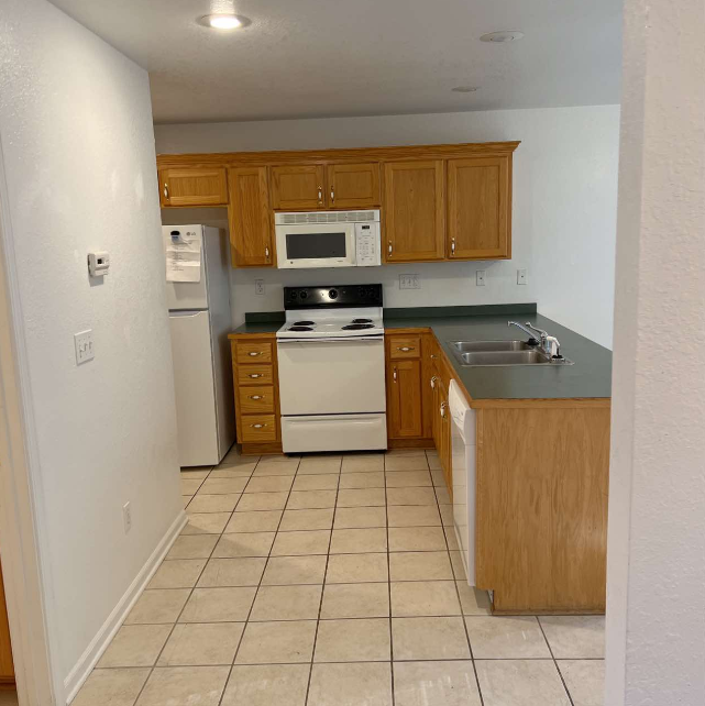509 Zoll St #B - Photo 7 of 33
