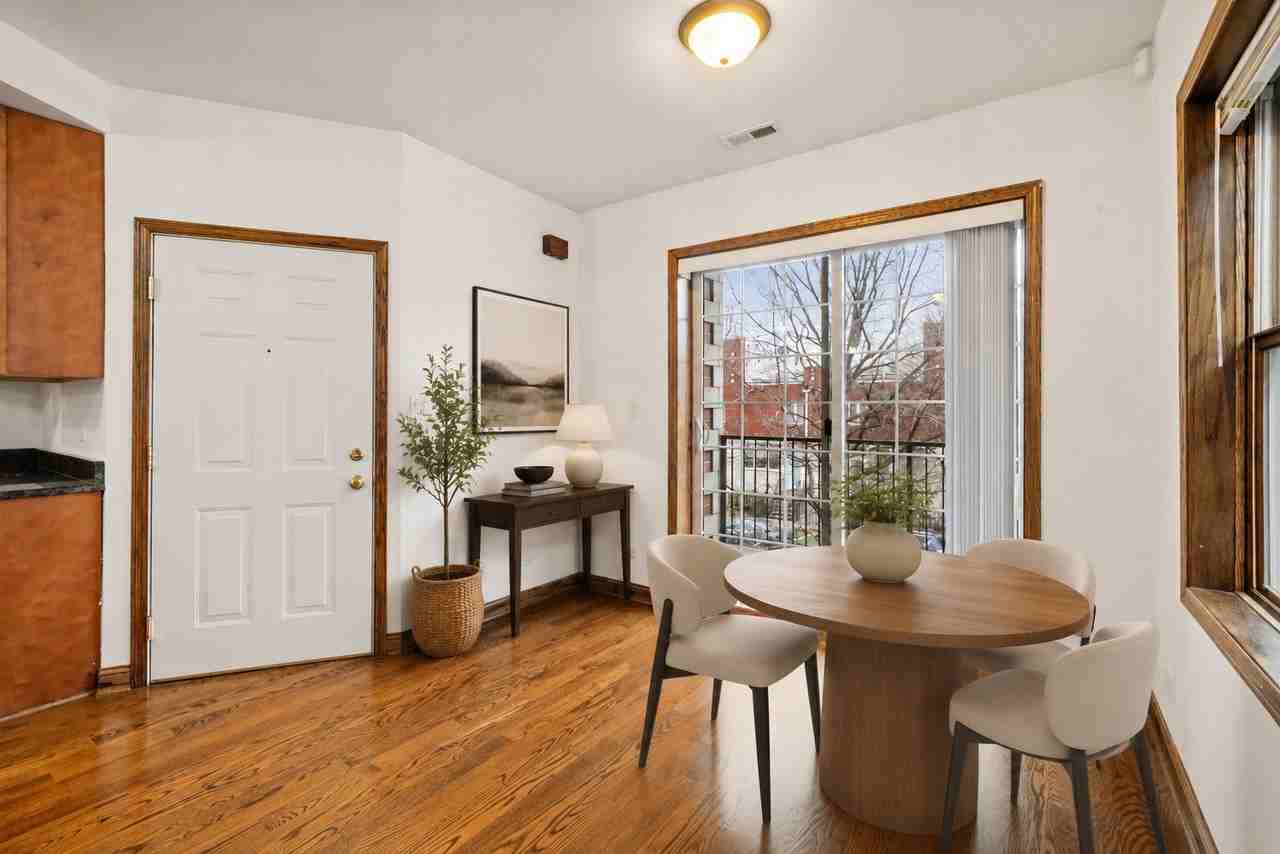 2318 N Hamilton Ave #3 - Photo 6 of 20