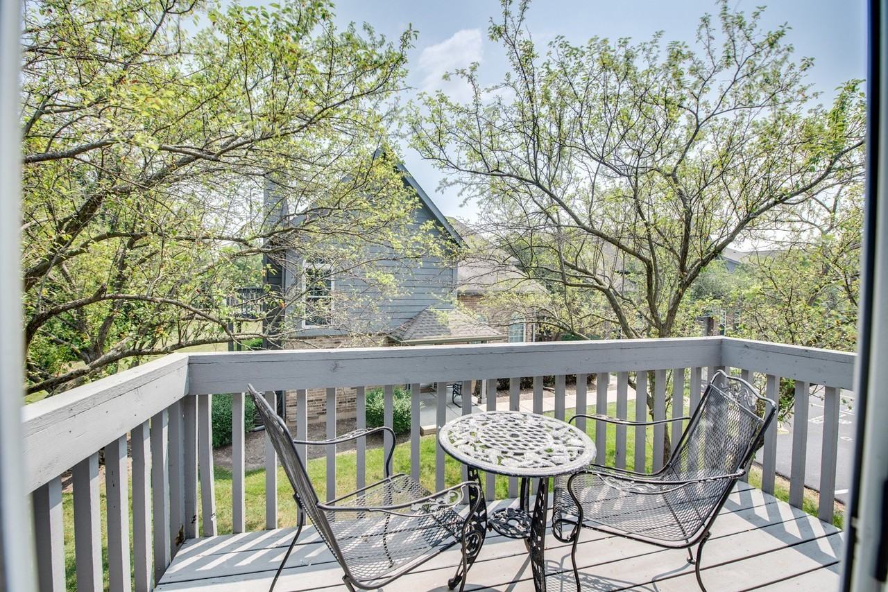 19 Foxcroft Rd #203 - Photo 2 of 13